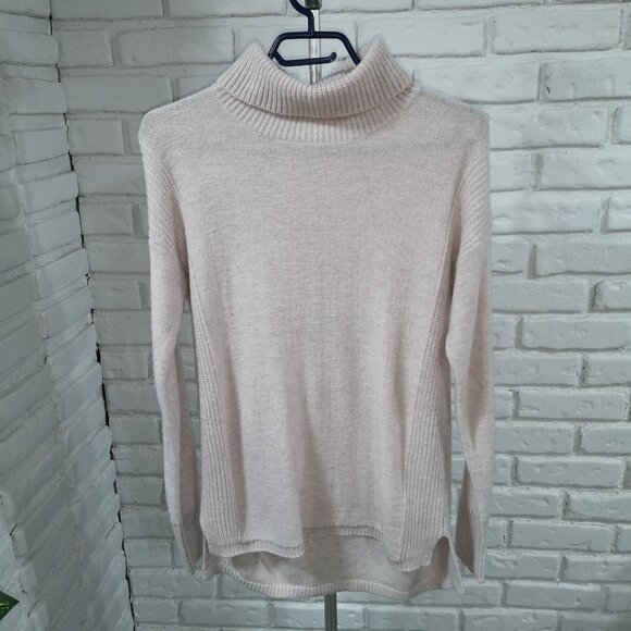 Hyba Ladies Size XS Light Pink Long Sleeves Lighter Weight Turtleneck / Tunic - Picture 1 of 10